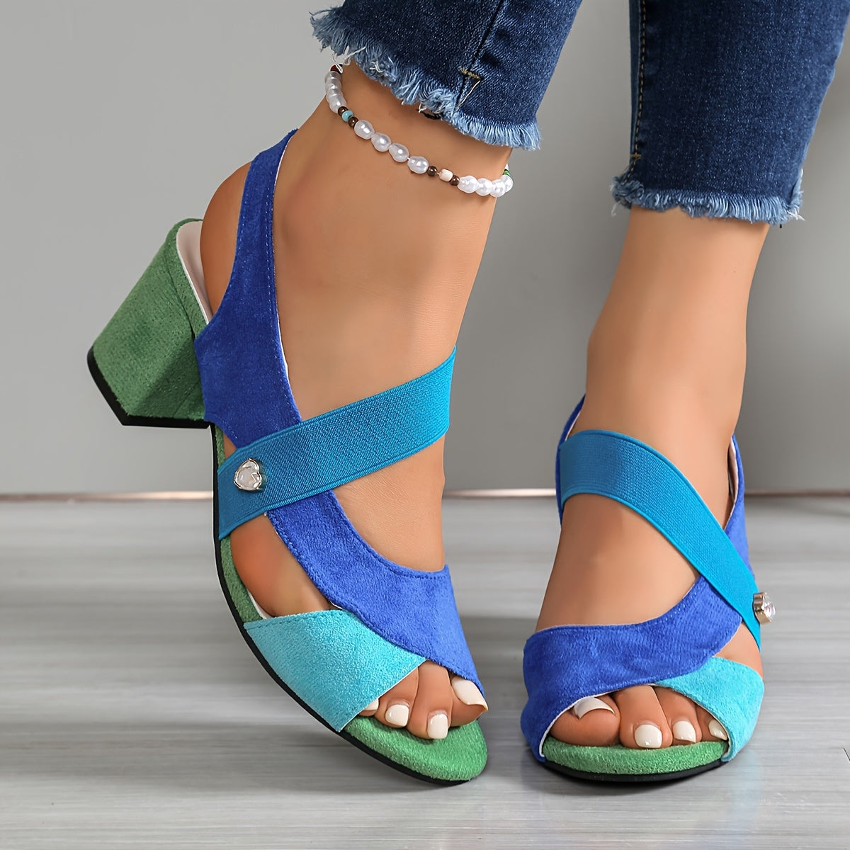 Eimear | The Block Heel Cross Strap Sandal