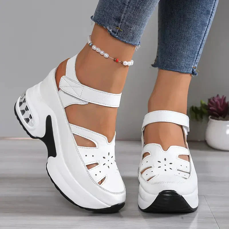 Rónnat | The Wide-Toe Orthopedic Sandal